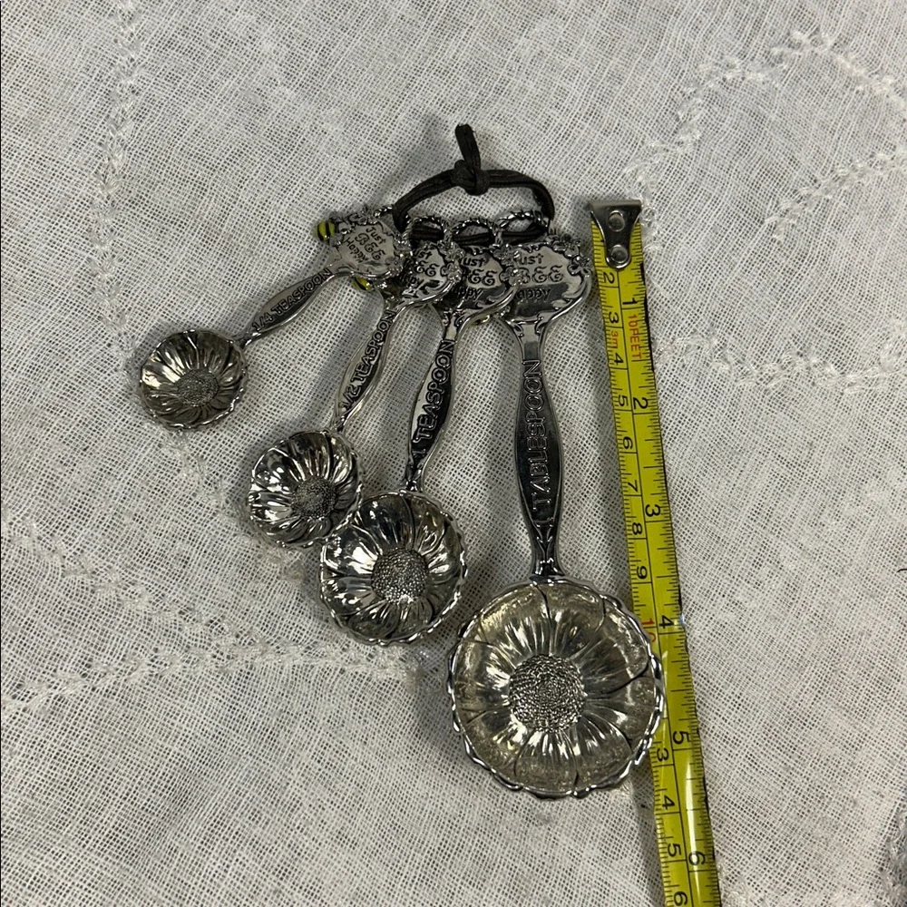 Just Bee Happy measuring spoons